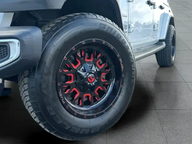 2018 Jeep Wrangler Unlimited Sahara Sahara| Low Kilometres|On... - Photo 2