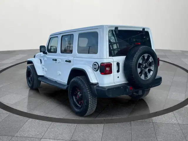 2018 Jeep Wrangler Unlimited Sahara Sahara| Low Kilometres|On... - Photo 4