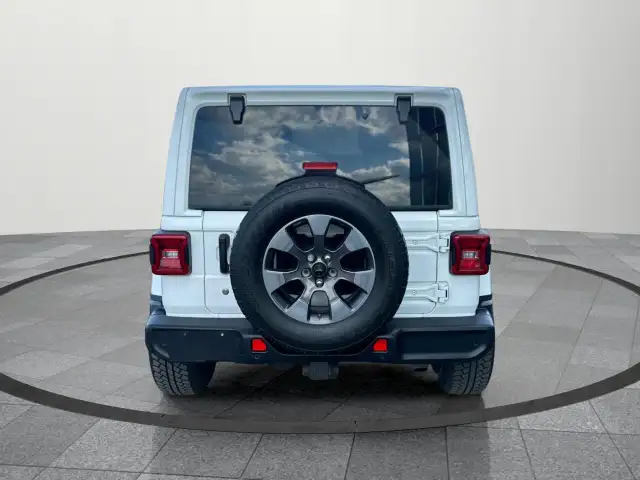 2018 Jeep Wrangler Unlimited Sahara Sahara| Low Kilometres|On... - Photo 5