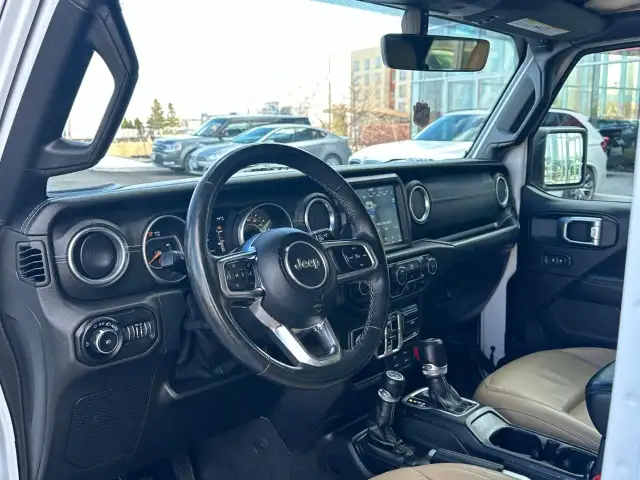 2018 Jeep Wrangler Unlimited Sahara Sahara| Low Kilometres|On... - Photo 11