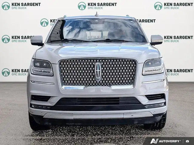 2021 Lincoln Navigator L - Photo 2