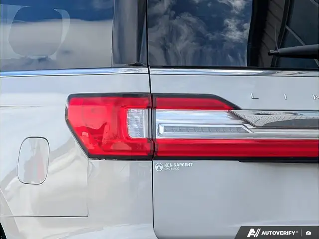 2021 Lincoln Navigator L - Photo 7