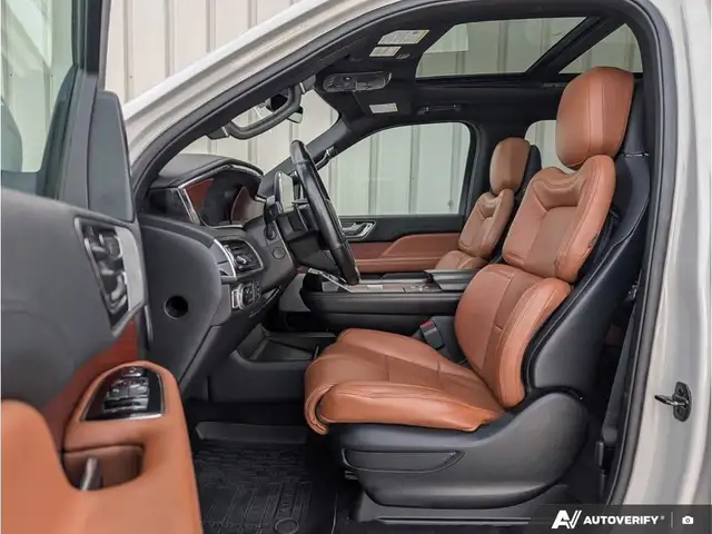 2021 Lincoln Navigator L - Photo 12