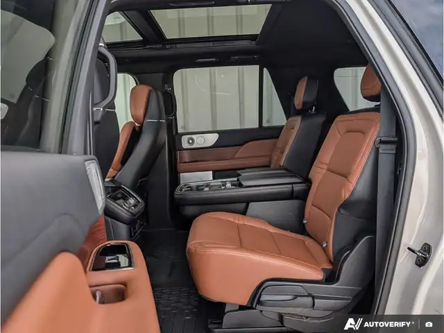 2021 Lincoln Navigator L - Photo 13