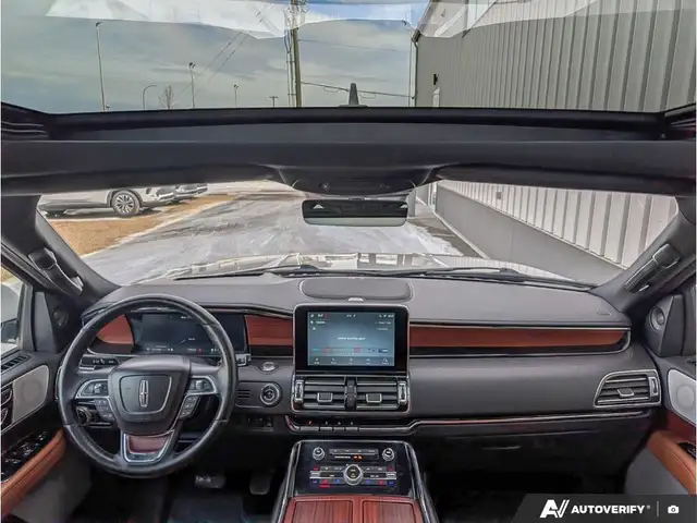 2021 Lincoln Navigator L - Photo 17