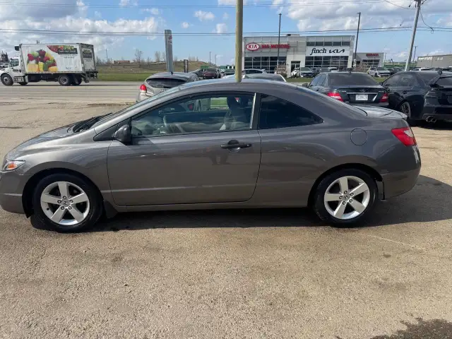 2009 Honda Civic DX-G, AUTO, ONLY 85KMS, REBUILT TITLE, CERT - Photo 2