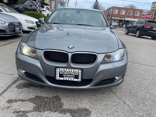 2011 BMW 328 i xDrive - Photo 2