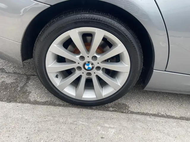 2011 BMW 328 i xDrive - Photo 4