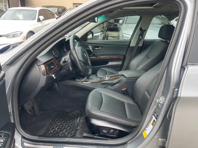 2011 BMW 328 i xDrive - Photo 9