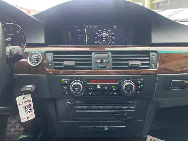 2011 BMW 328 i xDrive - Photo 16