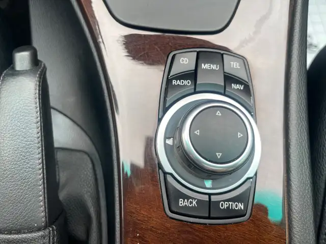 2011 BMW 328 i xDrive - Photo 21