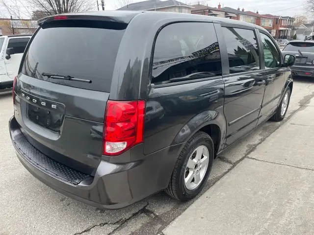 2012 Dodge Grand Caravan SE/SXT - Photo 5