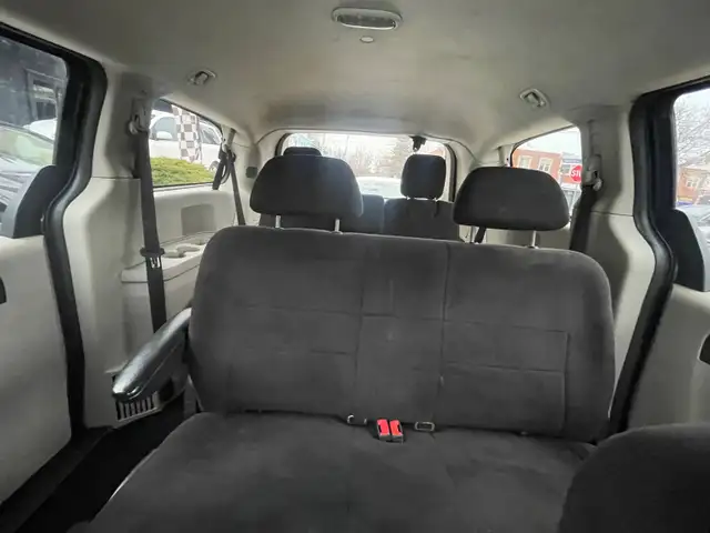 2012 Dodge Grand Caravan SE/SXT - Photo 16