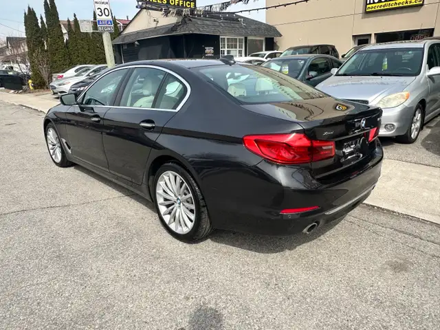 2017 BMW 530 i xDrive - Photo 3