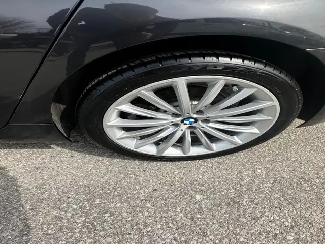 2017 BMW 530 i xDrive - Photo 8