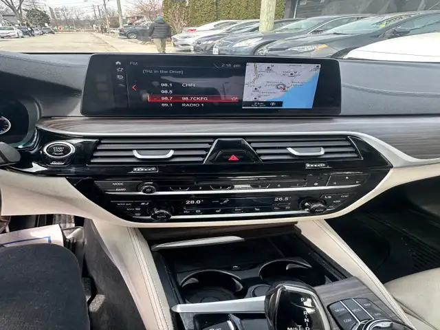 2017 BMW 530 i xDrive - Photo 12