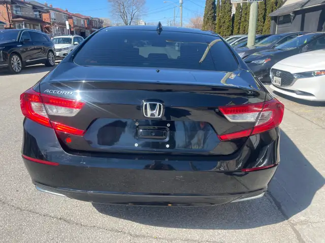 2018 Honda Accord LX - Photo 6
