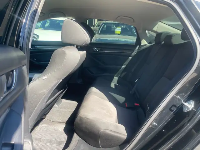 2018 Honda Accord LX - Photo 8