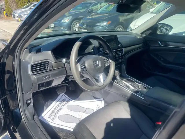 2018 Honda Accord LX - Photo 10