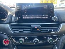2018 Honda Accord LX - Photo 15