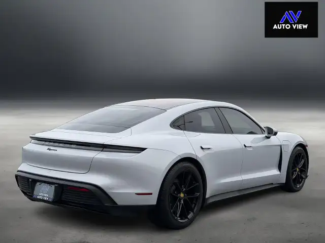 2021 Porsche Taycan Base PREMIUM PACKAGE - Photo 6
