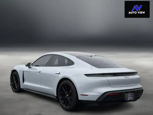 2021 Porsche Taycan Base PREMIUM PACKAGE - Photo 8