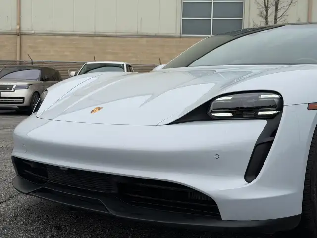 2021 Porsche Taycan Base PREMIUM PACKAGE - Photo 11