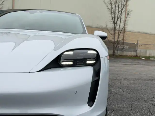 2021 Porsche Taycan Base PREMIUM PACKAGE - Photo 12