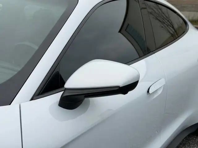 2021 Porsche Taycan Base PREMIUM PACKAGE - Photo 14