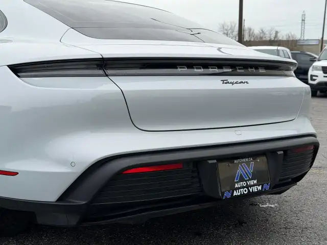 2021 Porsche Taycan Base PREMIUM PACKAGE - Photo 15