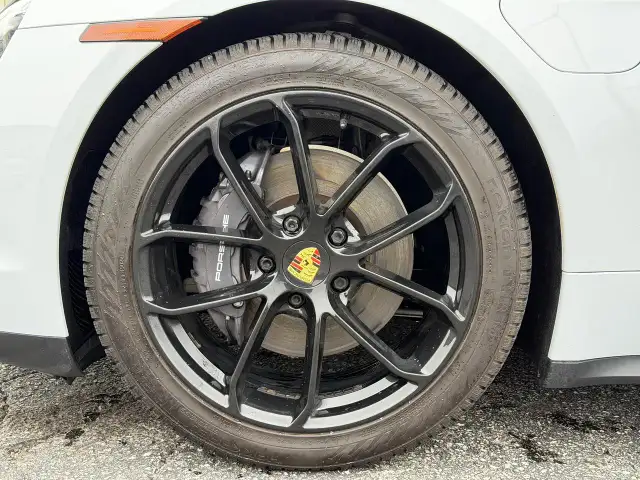 2021 Porsche Taycan Base PREMIUM PACKAGE - Photo 19