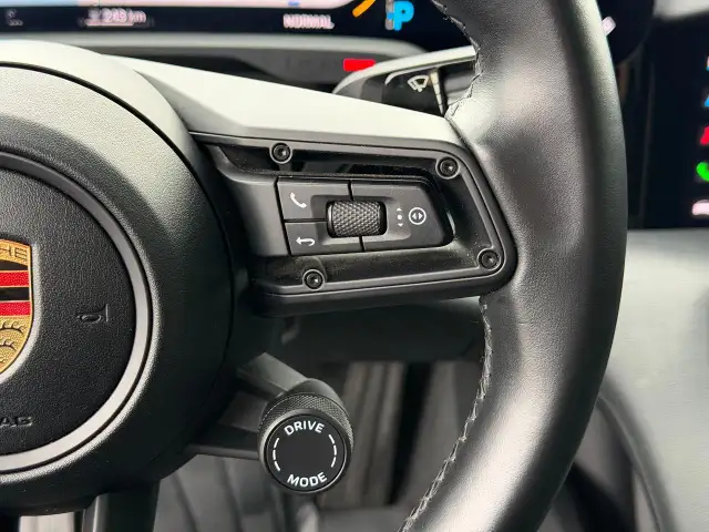 2021 Porsche Taycan Base PREMIUM PACKAGE - Photo 22