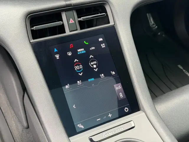 2021 Porsche Taycan Base PREMIUM PACKAGE - Photo 26