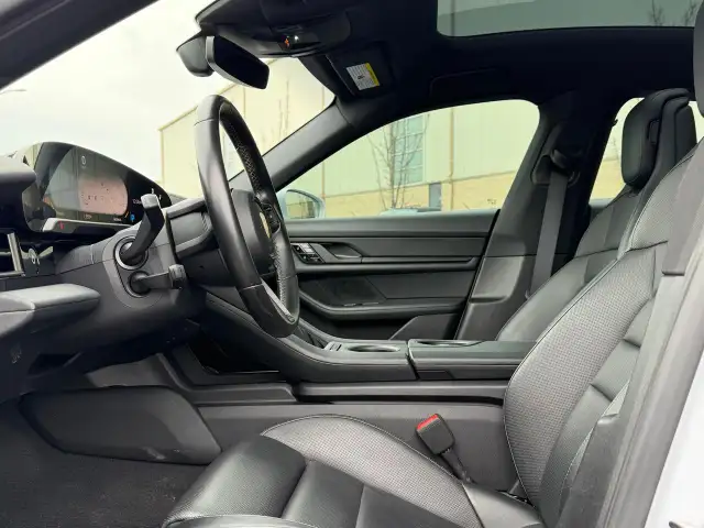 2021 Porsche Taycan Base PREMIUM PACKAGE - Photo 30