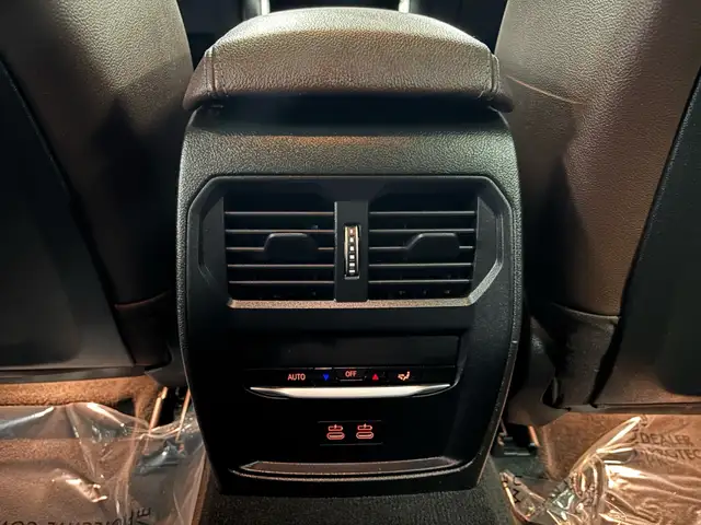 2024 BMW 3-Series 330i xDrive Sedan - Photo 14