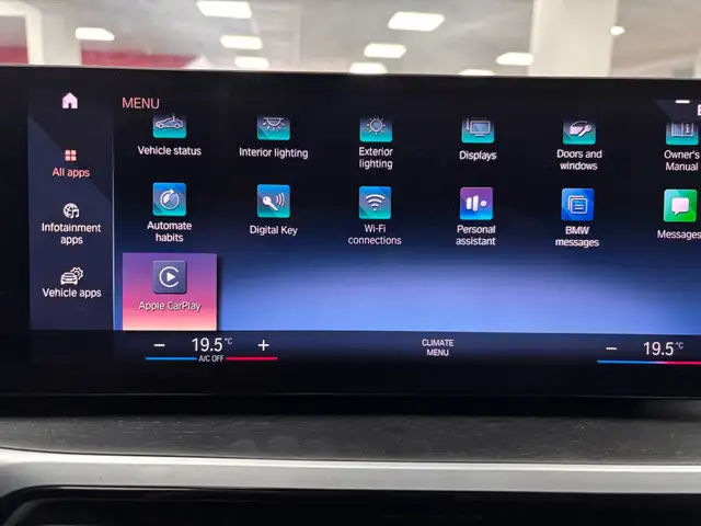 2024 BMW 3-Series 330i xDrive Sedan - Photo 25