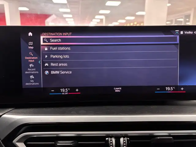 2024 BMW 3-Series 330i xDrive Sedan - Photo 28