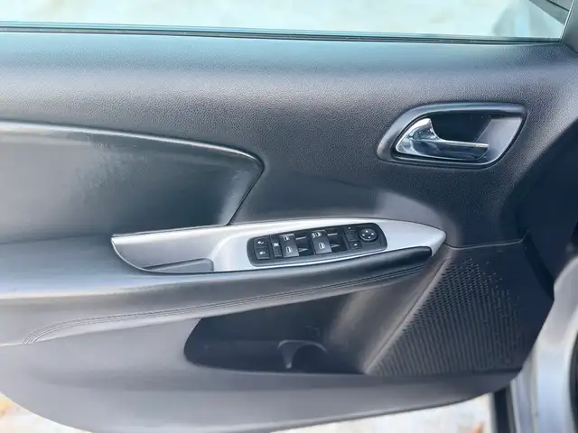 2017 Dodge Journey SE - Photo 10