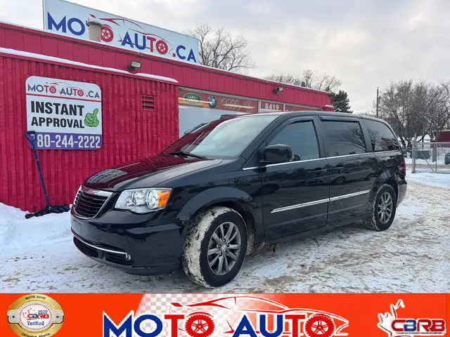 2015 Chrysler Town & Country S