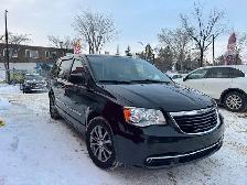 2015 Chrysler Town & Country S - Photo 3