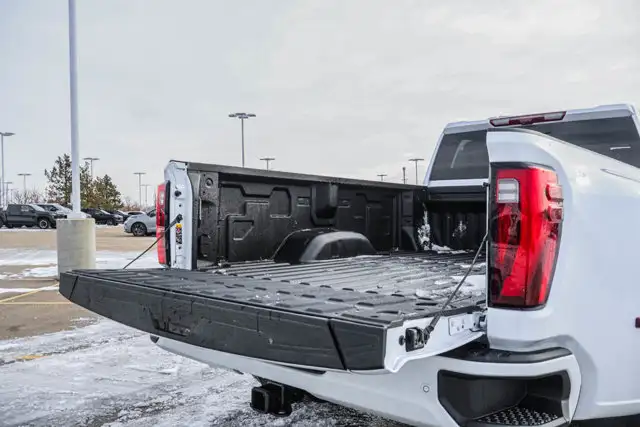 2026 GMC Sierra 3500HD Denali Ultimate - Photo 8