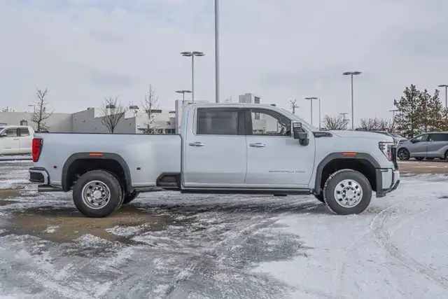 2026 GMC Sierra 3500HD Denali Ultimate - Photo 10