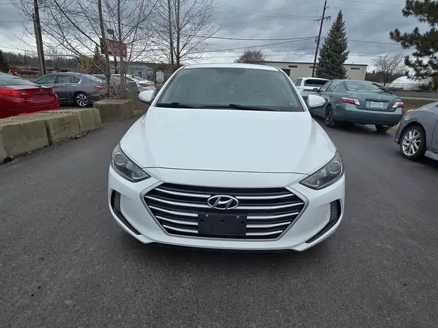 2017 Hyundai Elantra GL - Photo 2