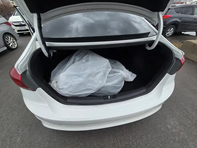 2017 Hyundai Elantra GL - Photo 18