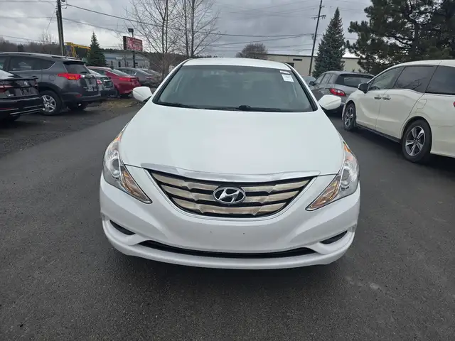 2013 Hyundai Sonata GL - Photo 2