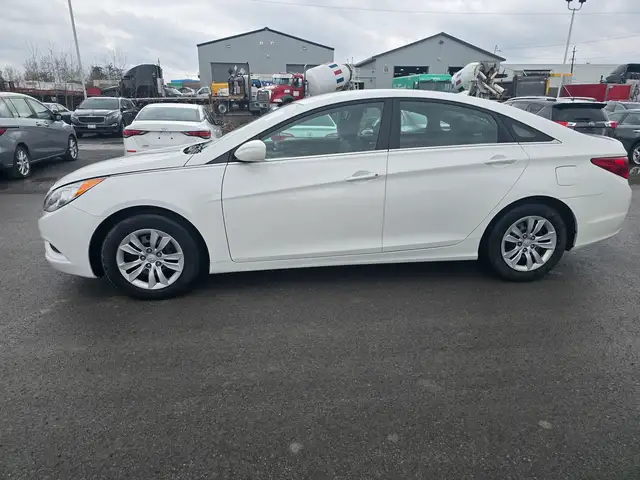 2013 Hyundai Sonata GL - Photo 8