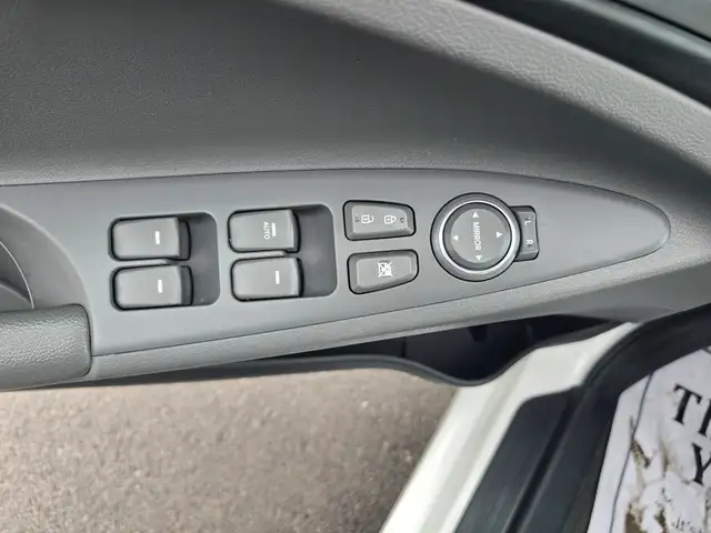 2013 Hyundai Sonata GL - Photo 9