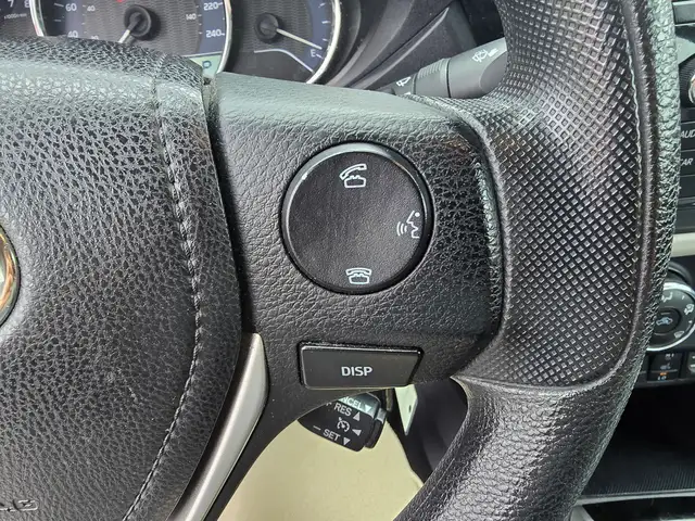 2016 Toyota Corolla LE - Photo 12