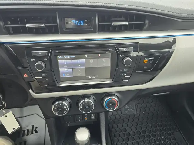 2016 Toyota Corolla LE - Photo 14