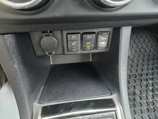 2016 Toyota Corolla LE - Photo 16